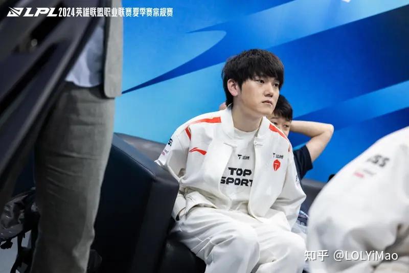 包含Rookie在法国队比赛中重返赛场，出色发挥引发热议！的词条-九游官网